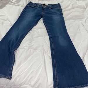 3R Bootcut Hollister jeans , worn once . Great condition